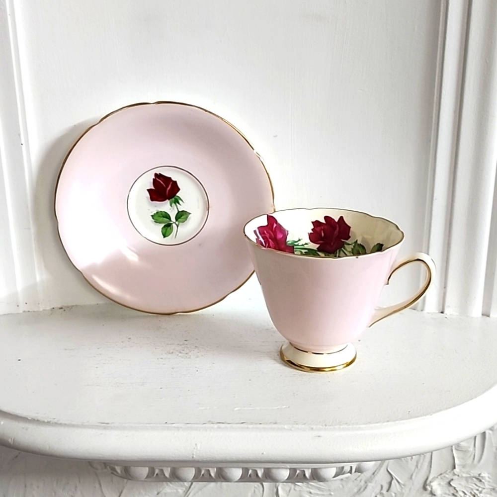 Old Royal Bone China England Deep Red Floral Rose Tea Cup And Saucer Set